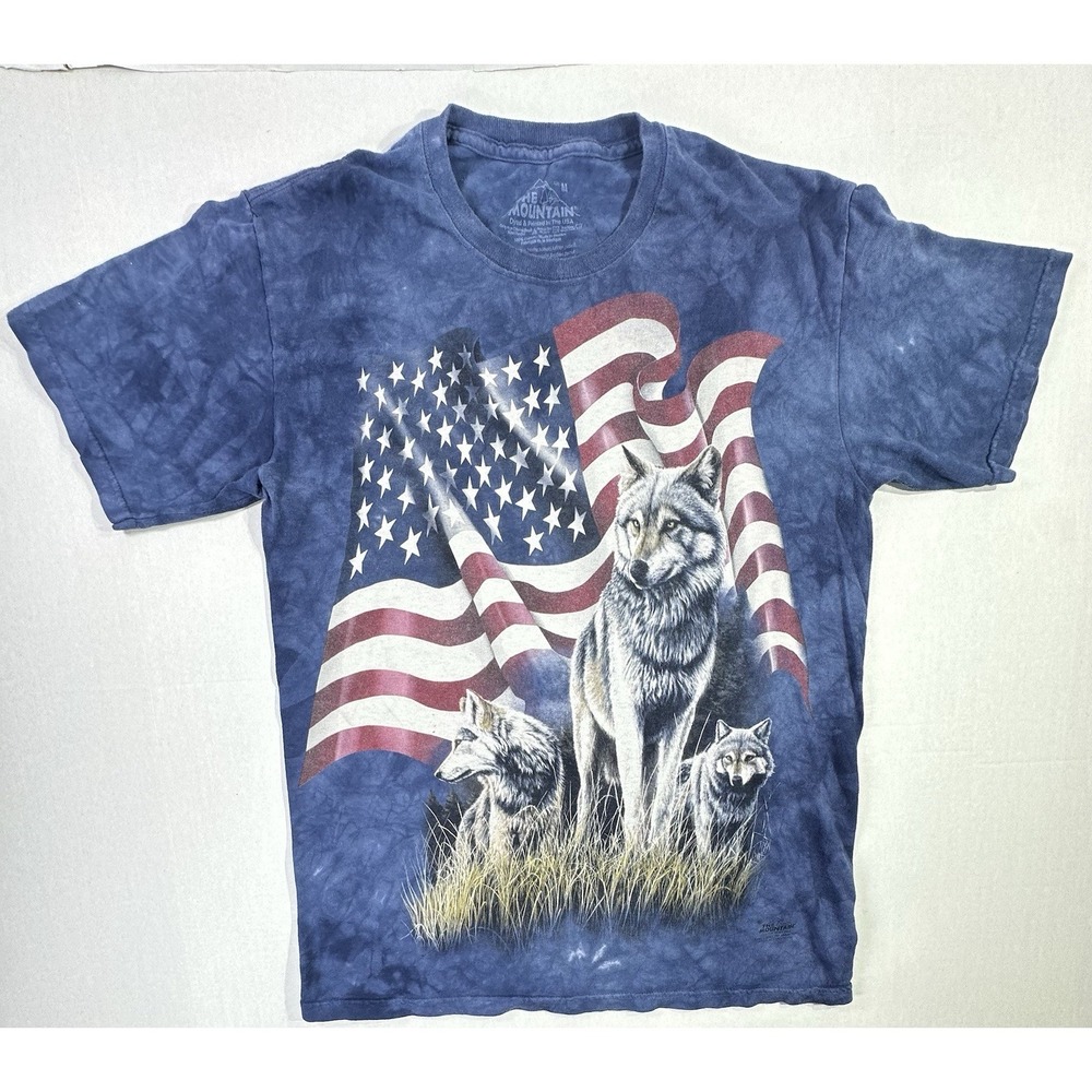 The Mountain Wolf American Flag T-Shirt M Blue USA Patriotic Graphic Nature Tee